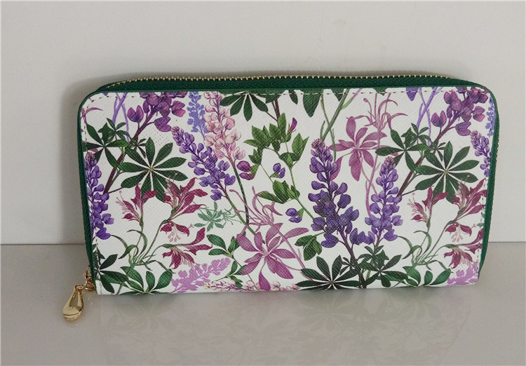 Ladies purse  with zipper